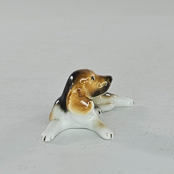 Vintage Miniature Bone China Beagle Dog Figurine Lying Down - Picture 2 of 8